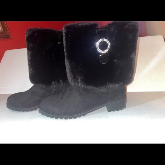 Midnight Velvet Black Sequined Buckles & Fur WMNS Boots SIZE: 10 - Picture 2 of 12